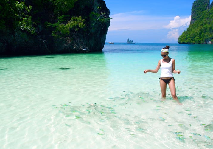 lavt vand ved strand krabi thailand