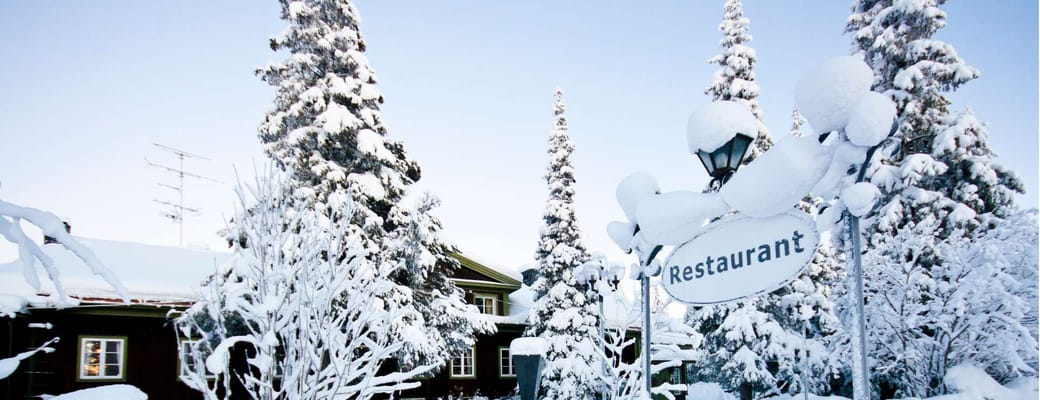 Sverige Lapland Restaurant D&aelig;kket af sne