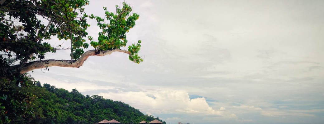 Malaysia, Borneo, Gaya Island Bungaraya Island Resort Beach