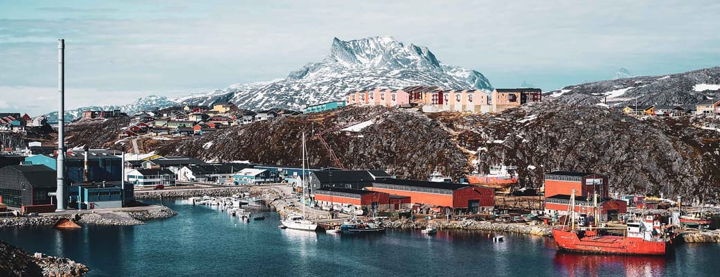 Gr&oslash;nland nuuk udsigt over havnen foto filip gielda uns