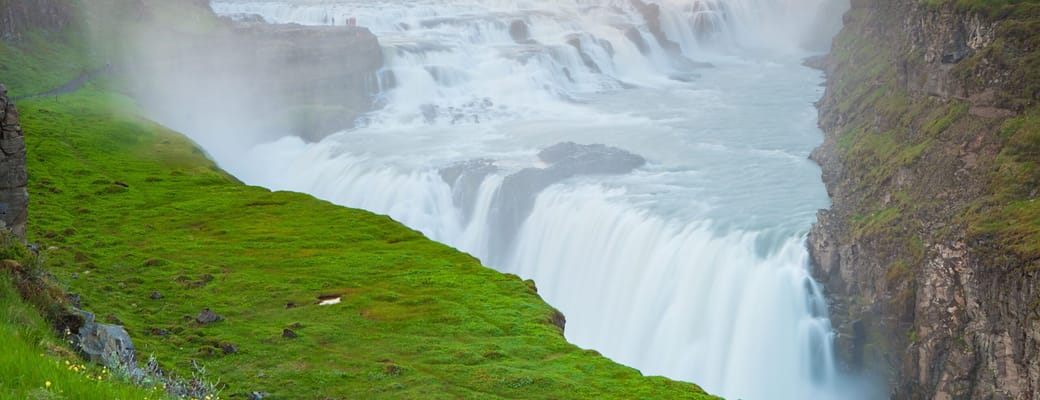Island gullfoss vandfald solnedgang scaled