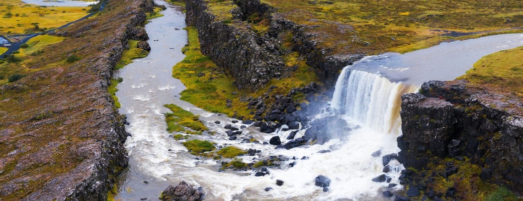 Island thingvellir national park vandfald scaled