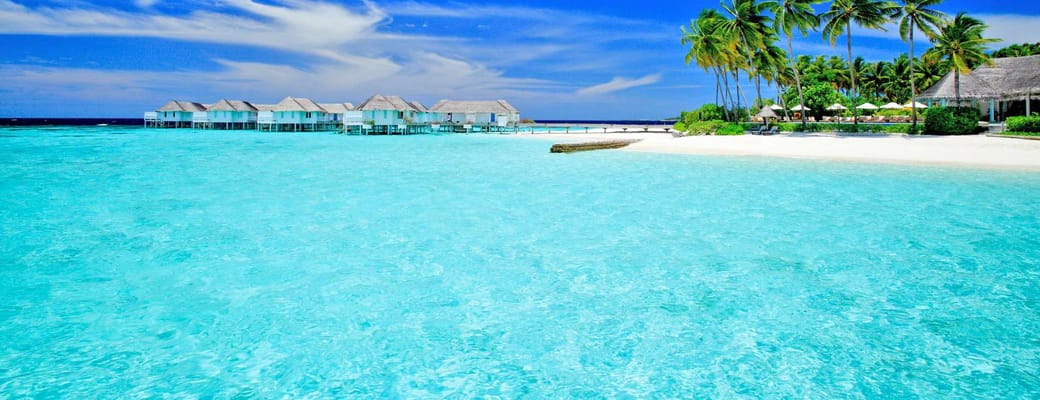Rejser til Maldiverne, Centara Grand Island Resort & Spa, The Club og deluxe overwater villaer