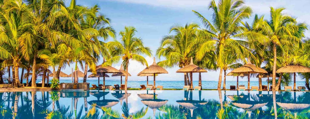 Rejser til Mauritius, Dinarobin Beachcomber Golf Resort & Spa, Det smukke poolområde