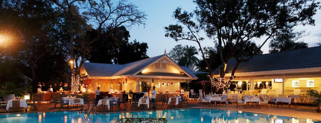 Thailand, Hua Hin, Centara Grand Beach Resort & Villas, Restaurant Evening