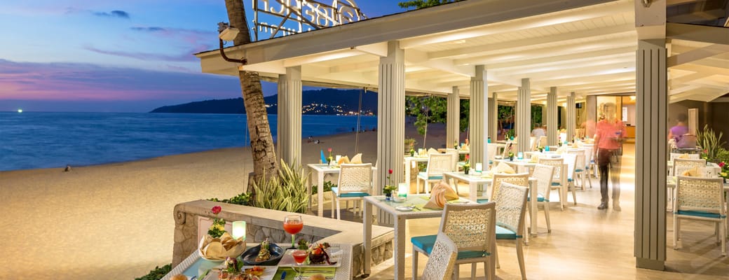 Rejser til Thailand, Phuket, Beyond Resort Karon, restaurant aften