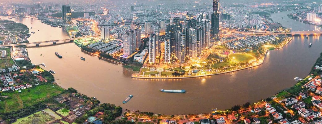 Vietnam chi minh udsigt over flod aften