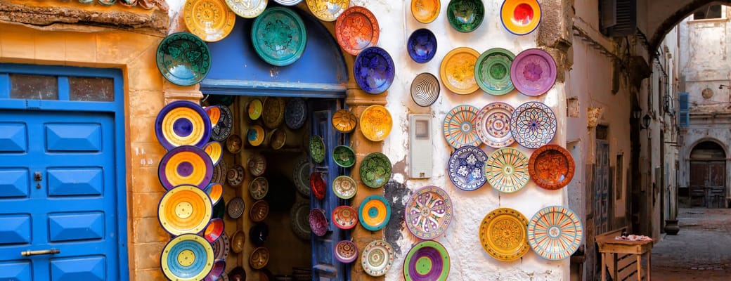 marokko Essaouira farverige tallerkenerer