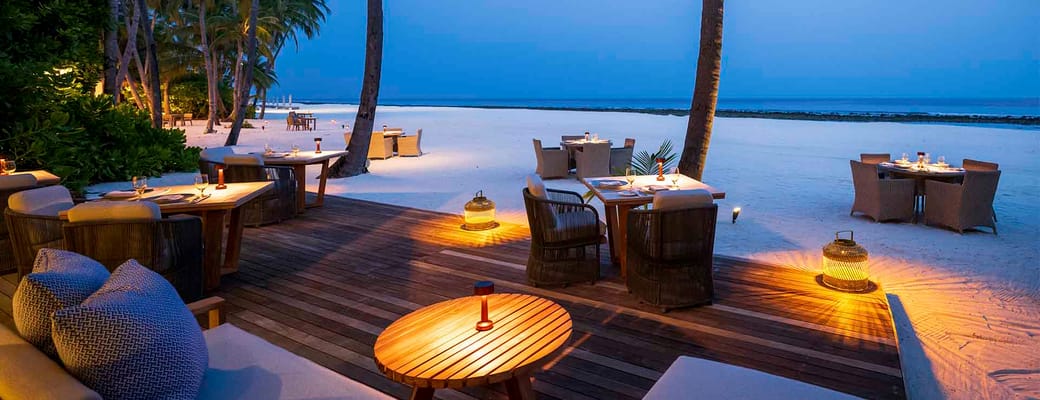 Rejser til Maldiverne, Finolhu Baa Atoll, Terrasse på Arabian Grill Restaurant
