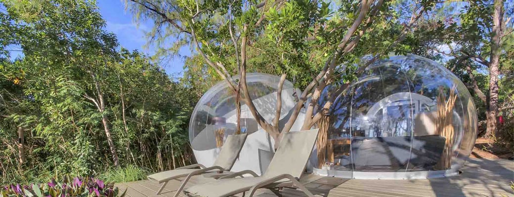 Rejser til Mauritius, Bubble Lodge Bois Ch&eacute;ri, Terrasse med solstole