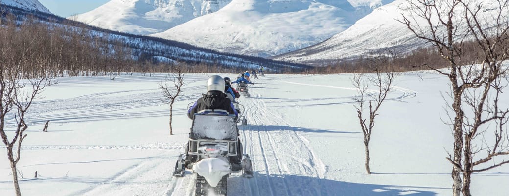 Norge tromsoe Tamok-dalen dalen snescootertur3