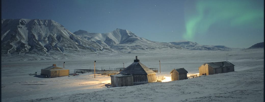 camp barentz svalbard nordlys