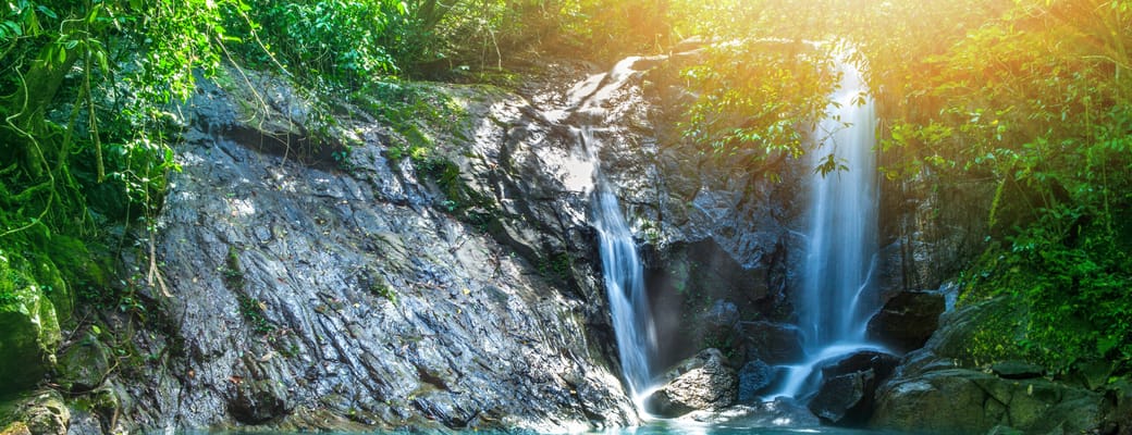 vandfald ved khao lak thailand