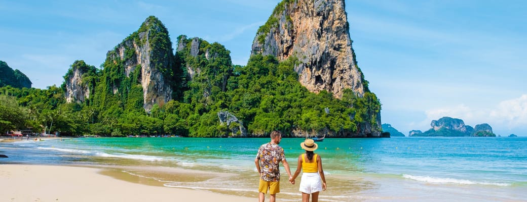 par g&aring;r p&aring; railay stranden krabi thailand