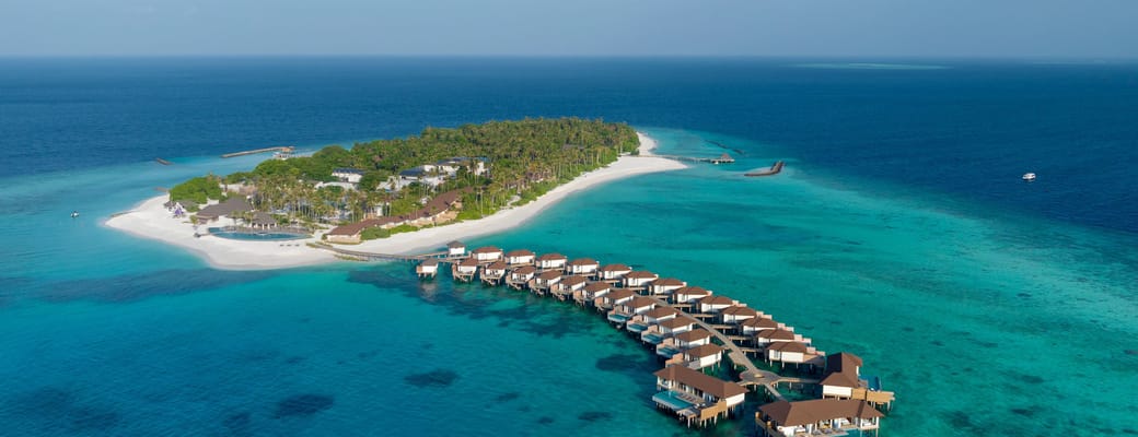 maldiverne avani plus fares areal view over water villas
