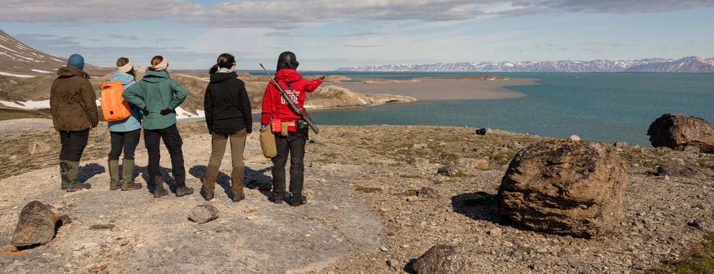 Norge svalbard mini nordstjernen tour guide photo schib scaled sejltur