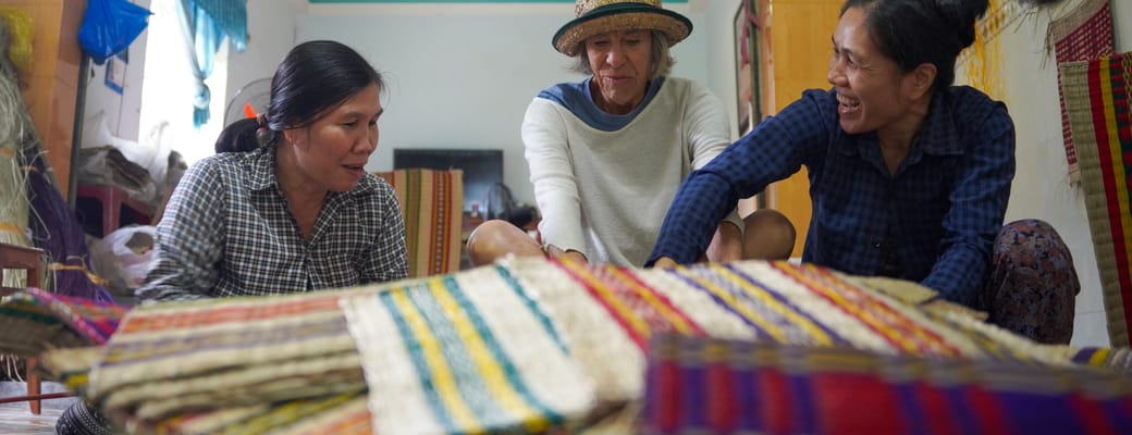 Vietnam sjourney luxury train shopping scaled