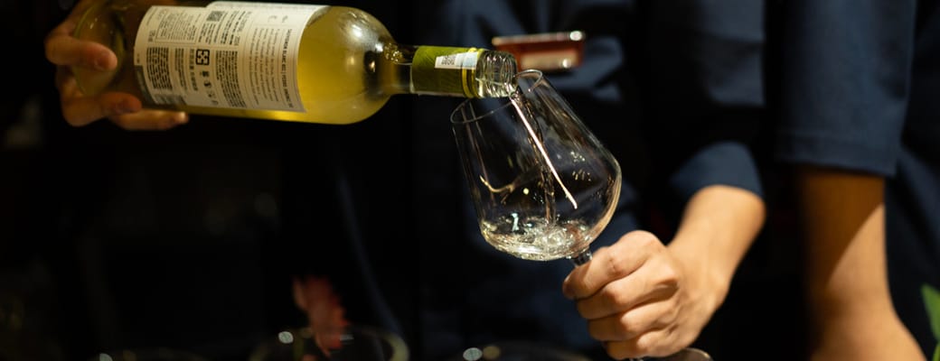 Vietnam sjourney luxury train wine scaled