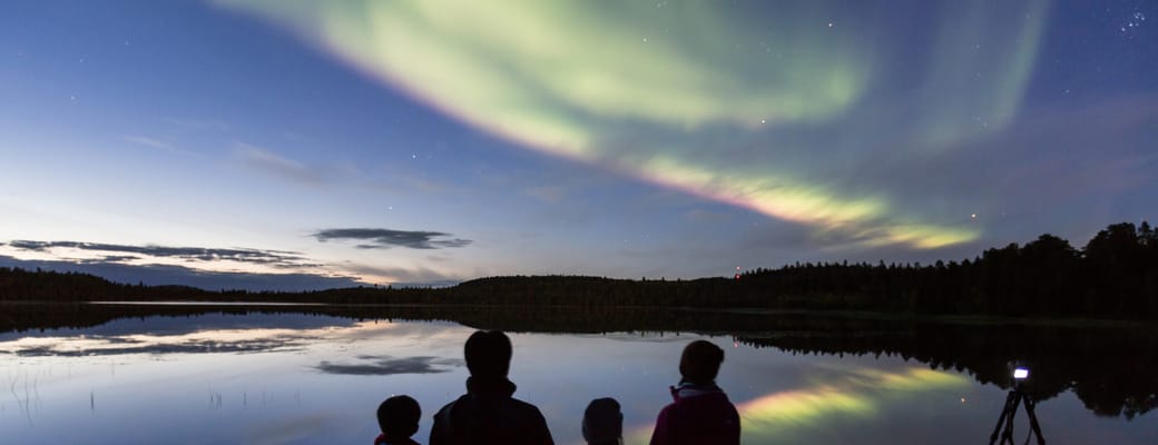 finland Lapland wilderness hotels autumn aurora family scaled