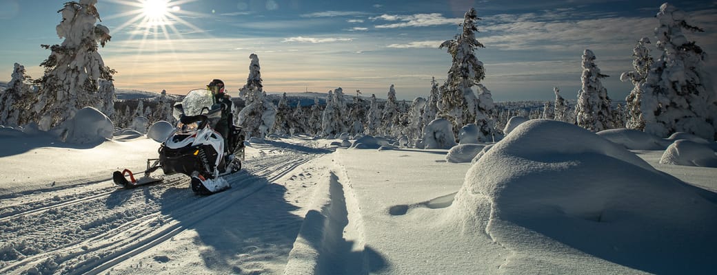 finland Lapland wilderness hotels snowmobile safari2