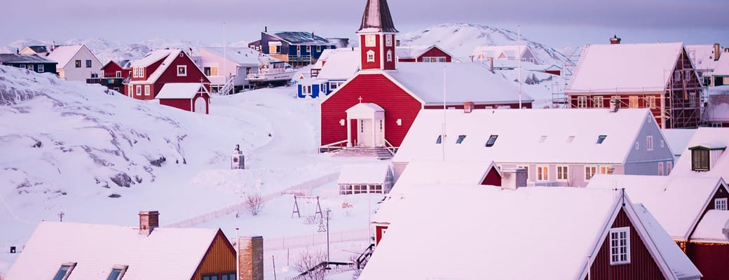 Gr&oslash;nland Nuuk kirke i vinterlys. Photo Rebecca Gustafsson , Visit Greenland
