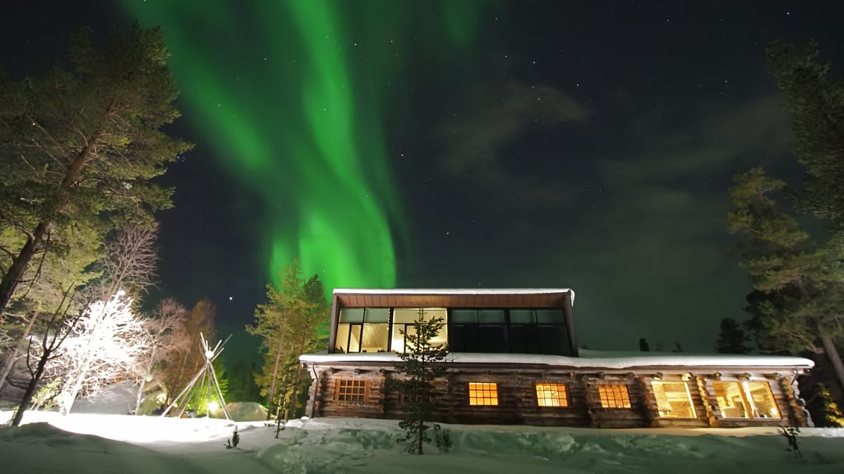Nordlyseventyr og gourmet på luksuriøse Jávri Lodge