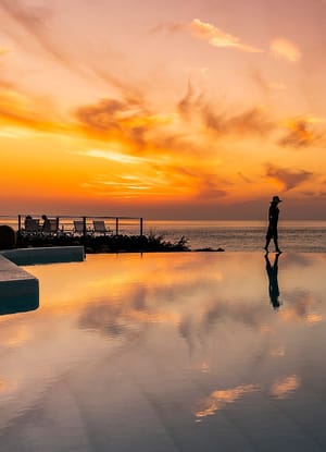 Rejser til Italien, Sicilien, Therasia Resort Sea & Spa, pool sunset