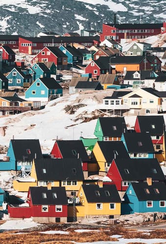 Gr&oslash;nland Ilulissat farvede huse