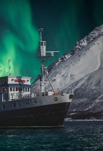 norgetromsoe nordlyscruise norwegian travel scaled