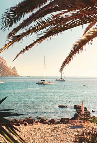 Spanien belariske oer ibiza udsigt over cal hort strand med udsigt over vedra