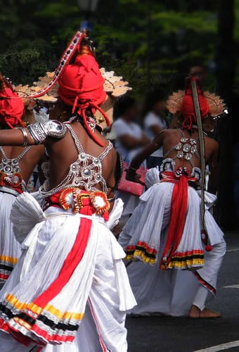 lokale kandy dansere sri lanka