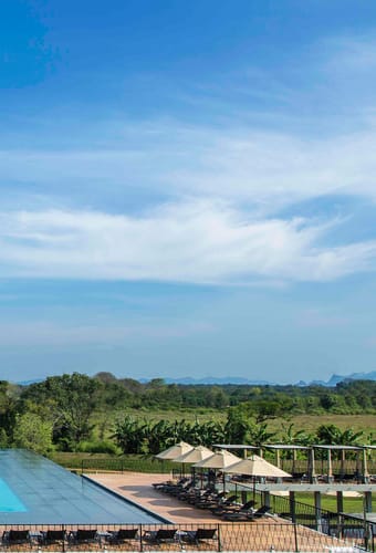 Sri Lanka Sigiriya Aliya Resort Pool Udsigt Sigiriya Klilppen