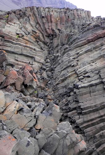 Gr&oslash;nland, Disko&oslash;en, Qeqertarsuaq, Godhavn, Basalt, Kuannit