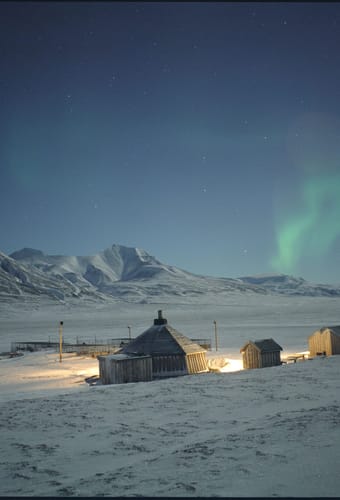 camp barentz svalbard nordlys