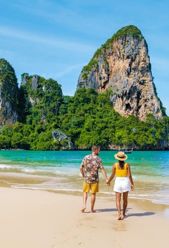 par går på railay stranden krabi thailand