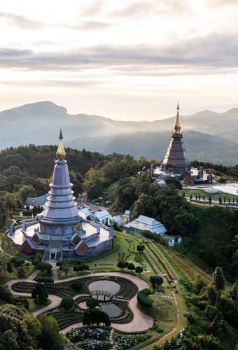 Doi Inthanon tempel p&aring; bjergtop i nord thailand
