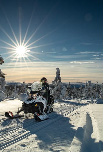 finland Lapland wilderness hotels snowmobile safari2
