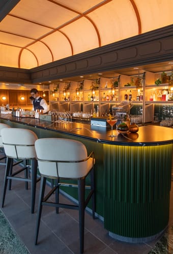 bar