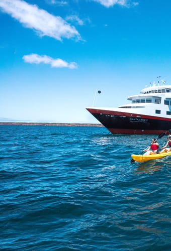MS Santa Cruz II. Hurtigruten ekspeditionsskib p&aring; Galapagos