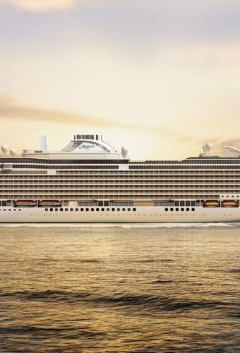 Seven Seas Prestige set fra siden, ny luksus-krydstogtskib fra Regent p&aring; &aring;bent hav