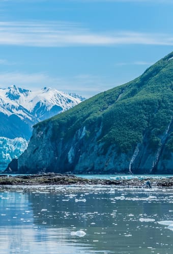 Hubbard-gletsjeren i Russell Fjord set fra vandet under et eksklusivt Alaska-krydstogt