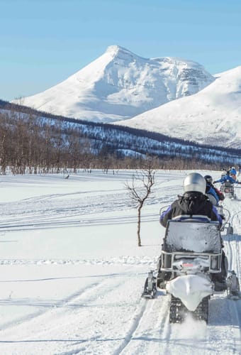 Norge tromsoe Tamok-dalen dalen snescootertur3