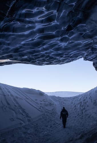 oplev isgrotte svalbard