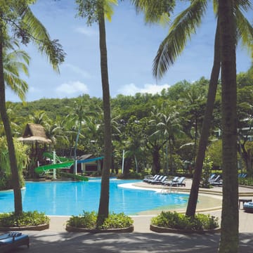 Malaysia, Borneo, Kuala Lumpur, Shangri La Rasa Ria Garden Wing Swimming Pool