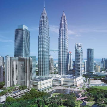 Malaysia Kuala Lumpur Lumpur traders view twin tower