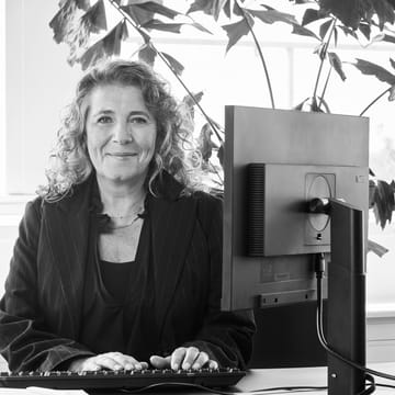 Jeanette Blair, Firmarejser