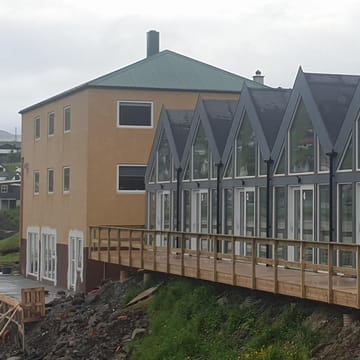 rejser til Færøerne, cottages by the sea, Sørvágur