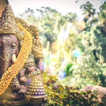 Indonesien hinduestatue artem beliaikin uns jungle