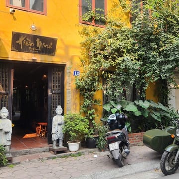 Vietnam Hanoi sidecar escape