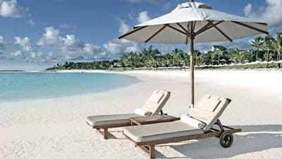 Rejser til Mauritius, The Residence Mauritius, Solsenge på stranden
